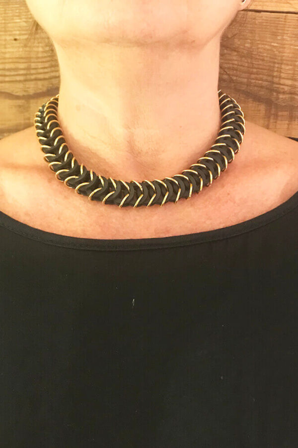 Elena Estaun Collar Scubidu Corto