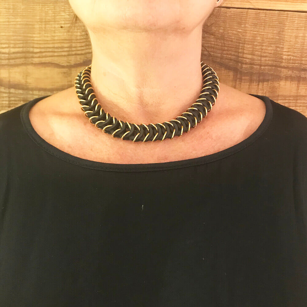 Elena Estaun Collar Scubidu Corto