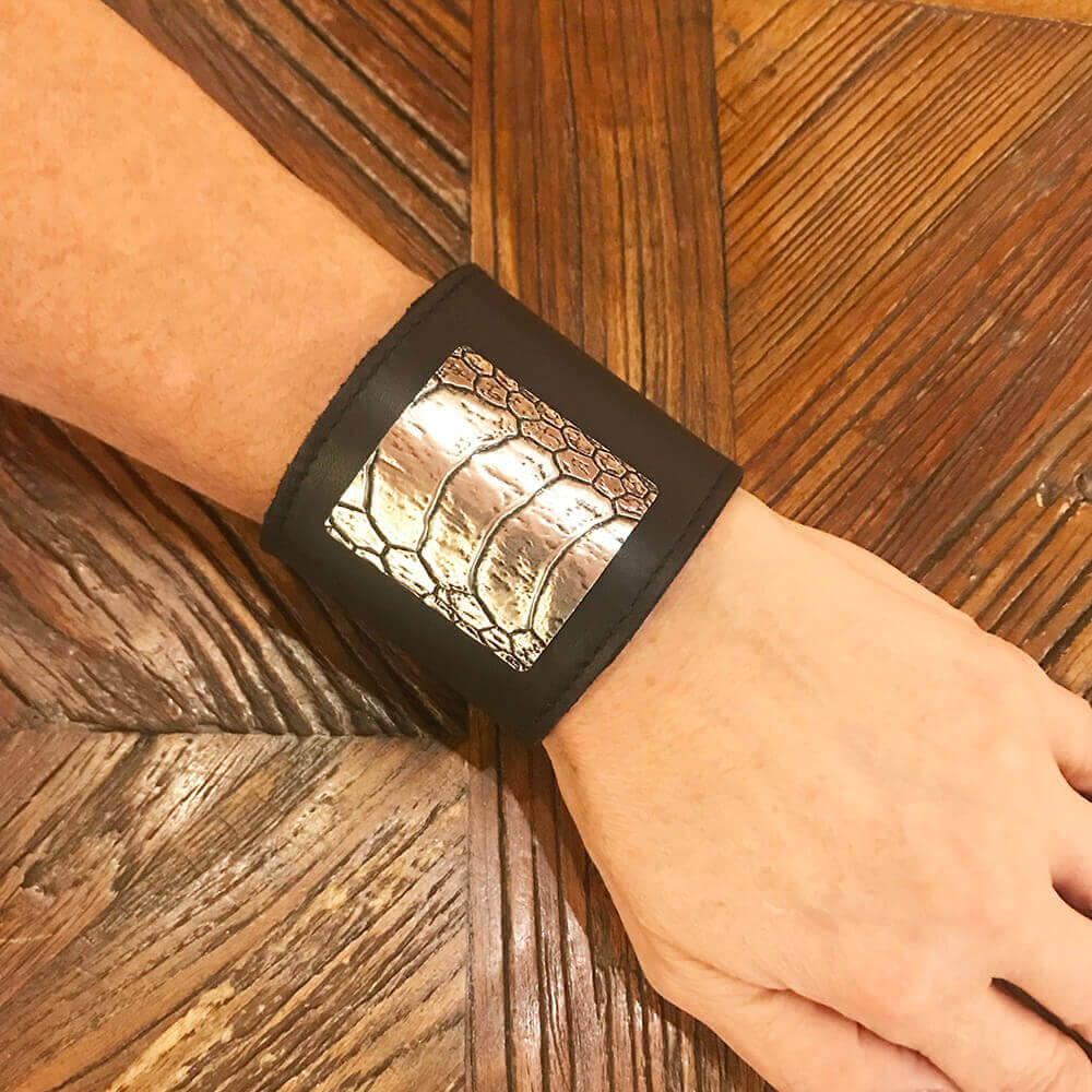 Elena Estaun Brazalete Croco Plata